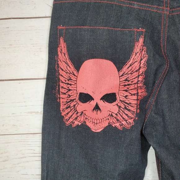 International LeadOff Men Designer Jeans Red Skull And Design On Back Pocket - Picture 7 of 12